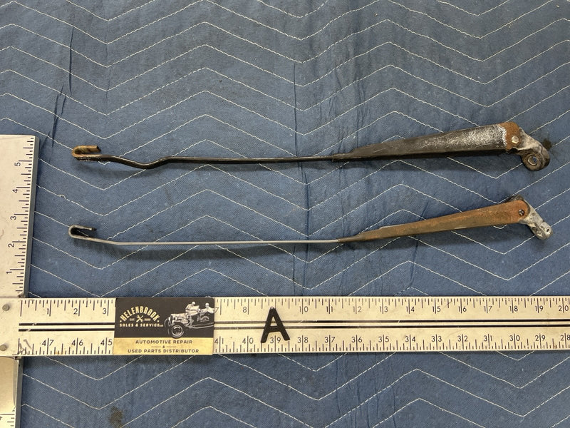 1992-1995 Volvo 940 740 Front Windshield Wiper Arm Pair Left & Right OEM #2LB