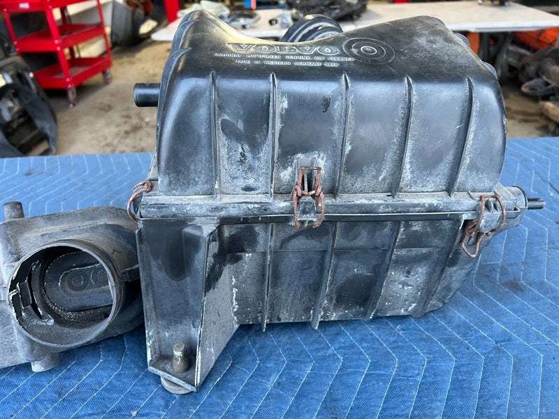 1989-1995 Volvo 740 940 Sedan Air Box Filter Cleaner Housing Assembly OE #3740EM