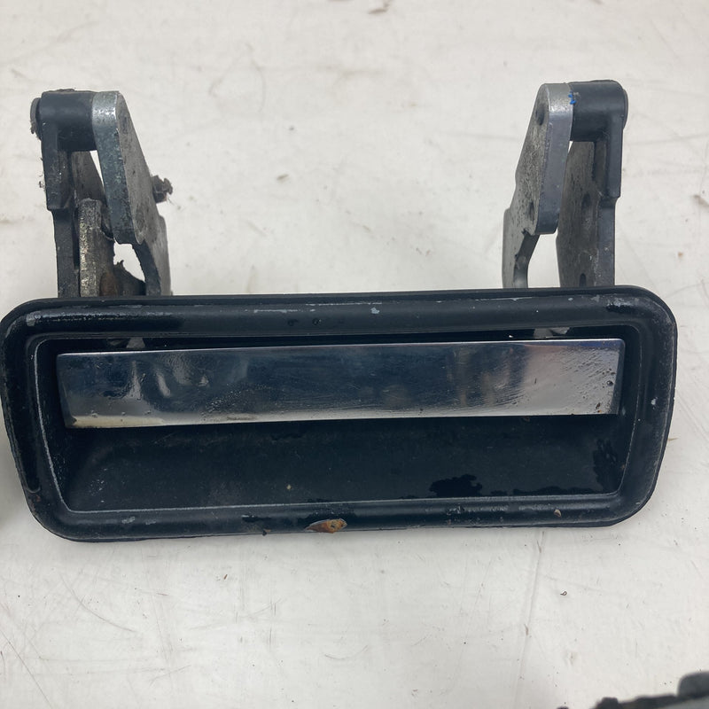 1981-1985 Volvo 240 245 Door Handle Exterior 1202430 431 3540 728 829 OEM