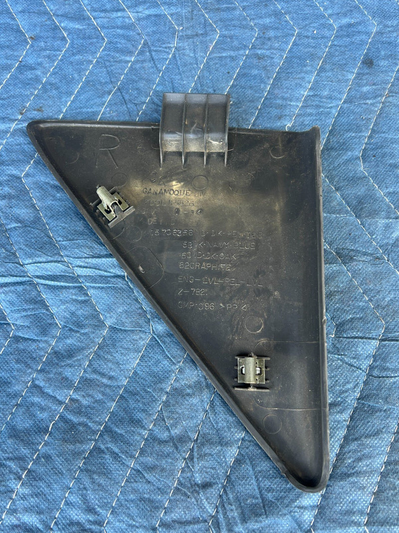 1999-2002 Chevy Silverado GM 1500 2500 Right Door Mirror Corner Trim OEM #1808CN