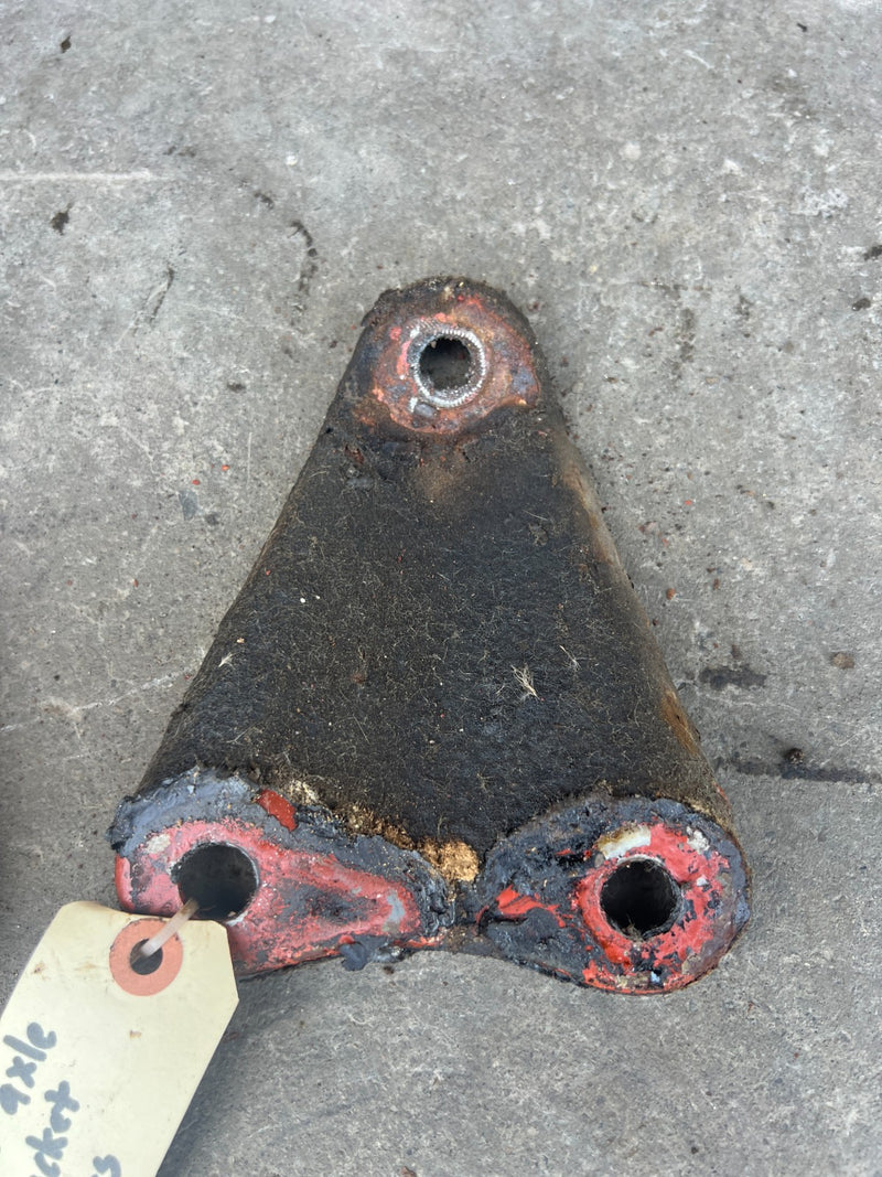 1967-1974 Volvo 140 142 144 145 Rear Axle Right & Left Bracket Brace OEM #4940EM
