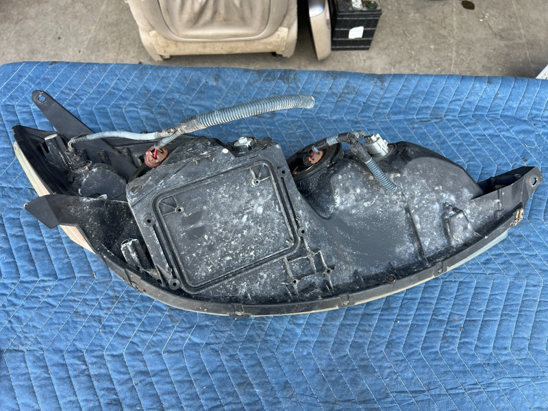 2004-2010 Toyota Sienna Front Driver Left LH Headlight Lamp Assembly OEM #3605EM