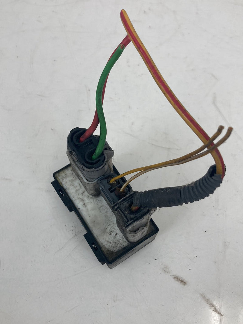 1998-2000 Volvo V70 S70 Radiator Cooling Fan Relay w/ Air Deflector OEM #5216M