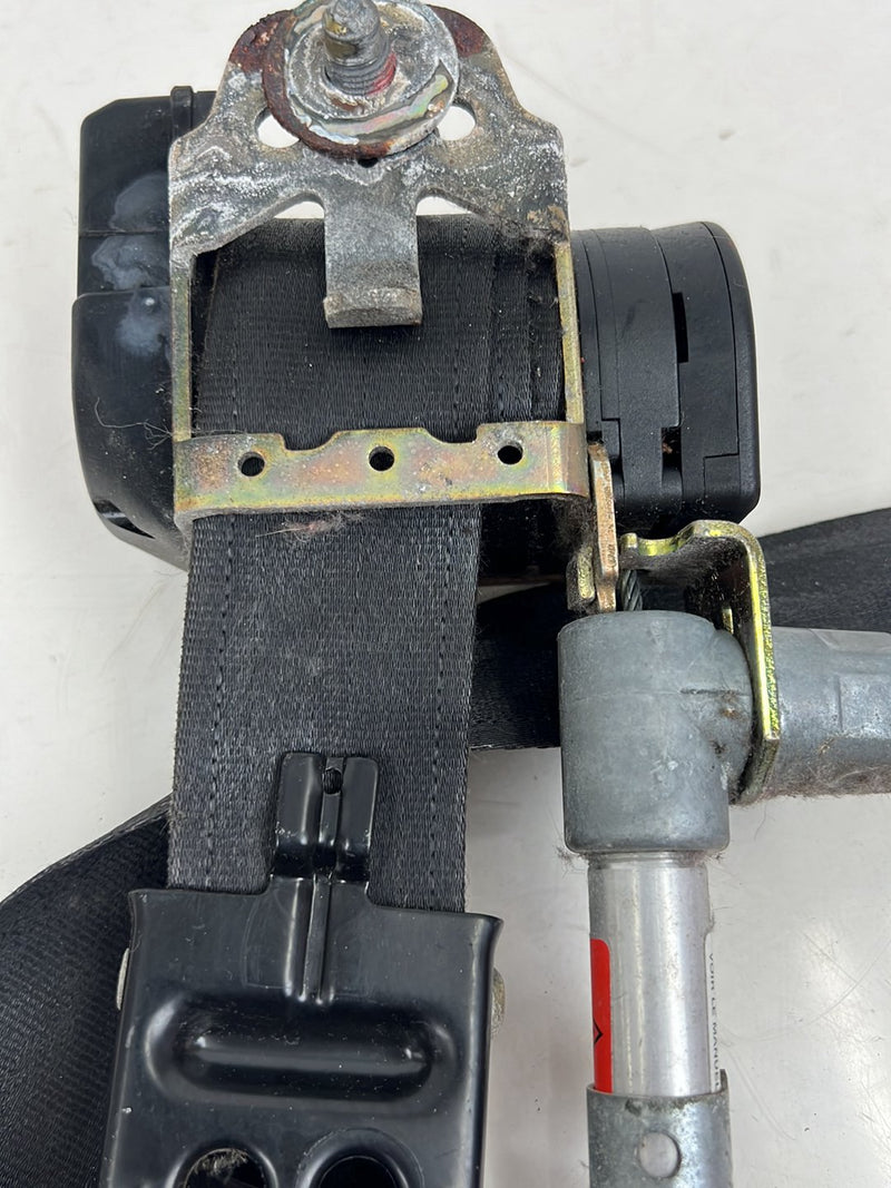 1990-1992 Volvo 740 745 940 Front Driver Left Seat Belt Retractor w/ Bolts OEM #5839EM