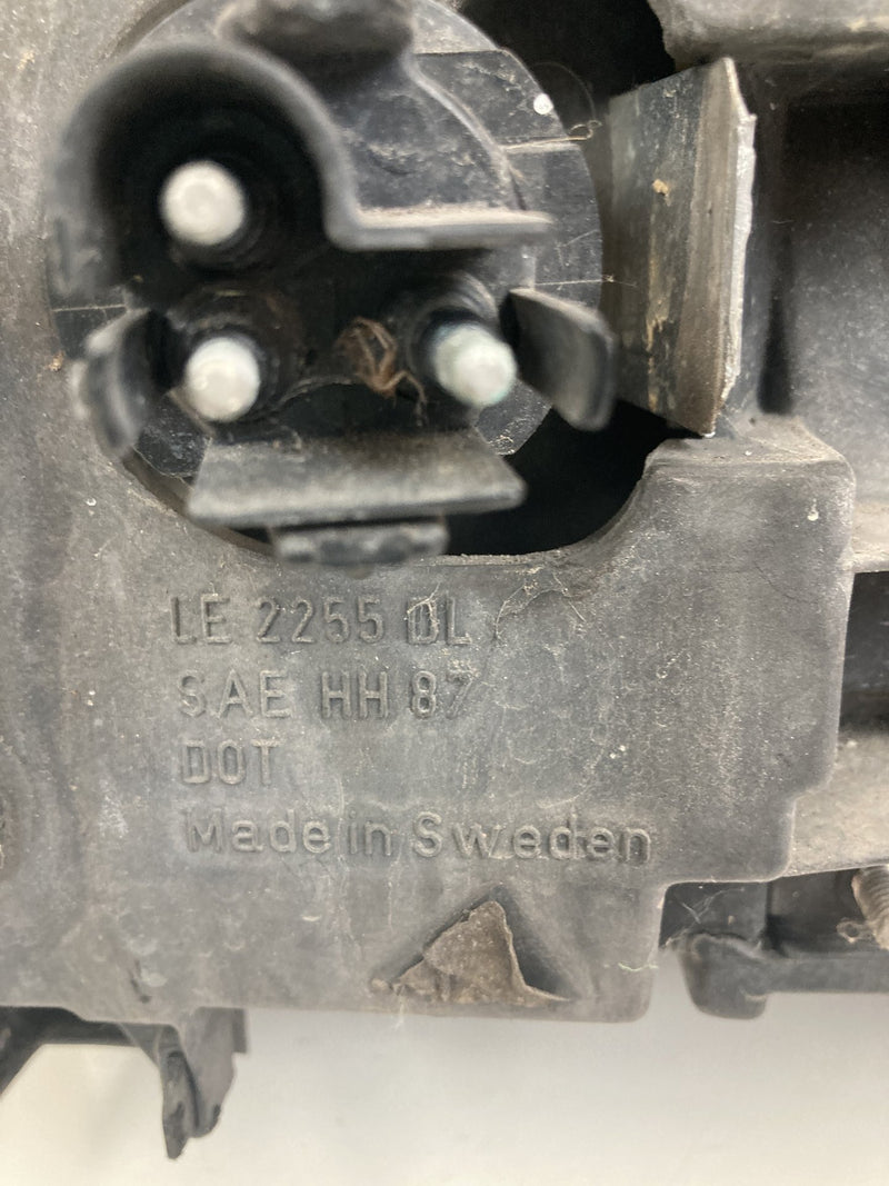 1992 Volvo 940 944 - Headlight PN: LE2255DR LE2255DL