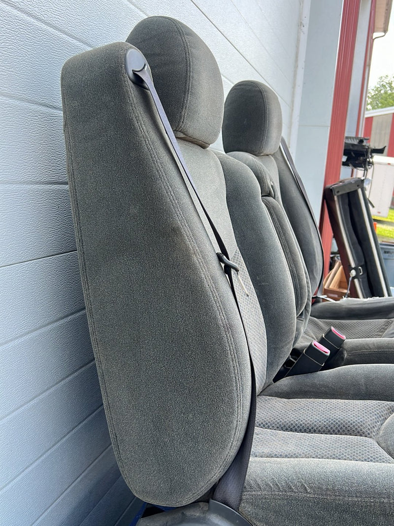 1999-2002 Chevrolet Silverado Tahoe Sierra Front Seat Pair Gray Cloth OE #5494EM
