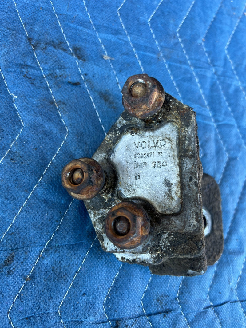 1986-1993 Volvo 240 244 Sedan Engine Motor Mount Bracket Support Set OEM #4273EM