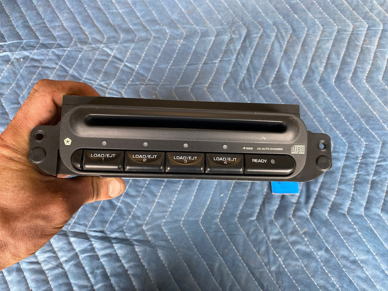 2001-2004 Chrysler 300M 4 Disc CD Auto Changer Player P04858522AF OEM #8MC