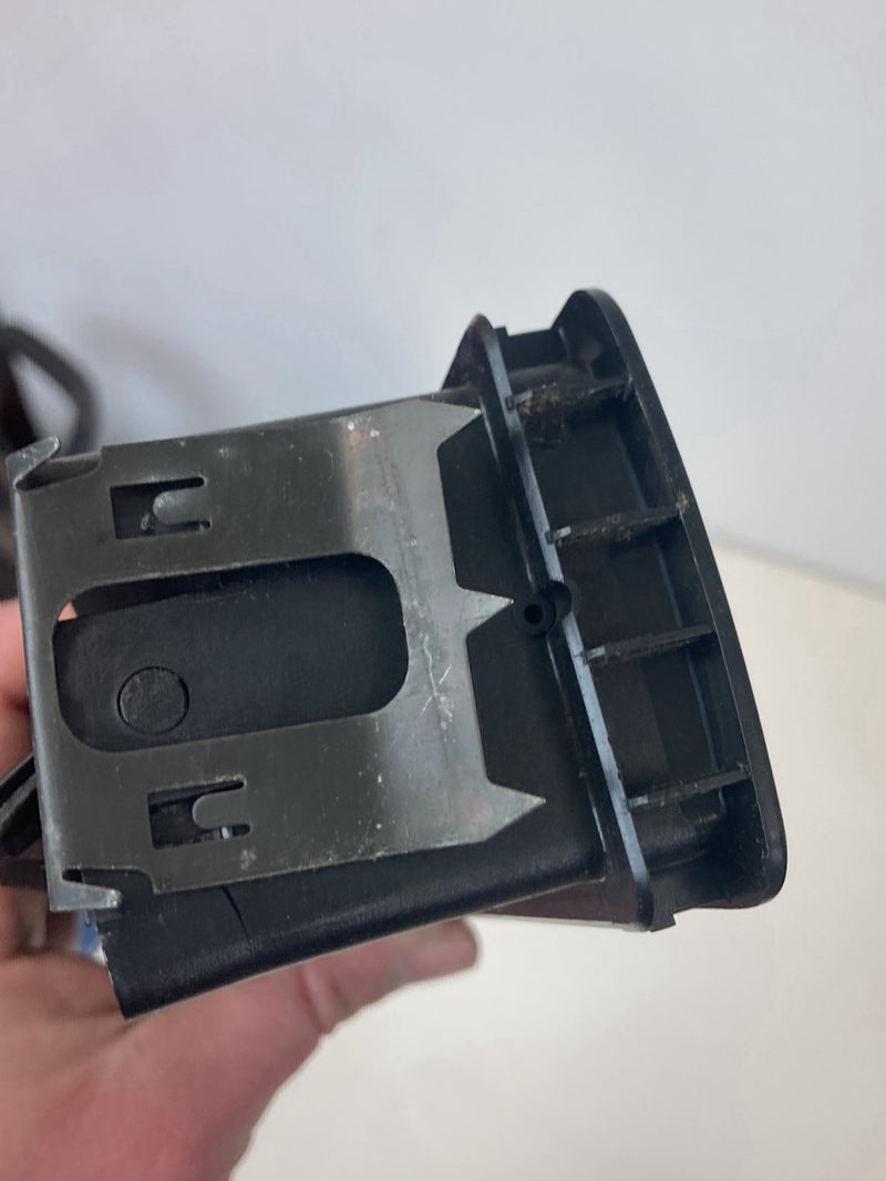 1992 Volvo 940 944 - Dash Vent PN: 9407692 9407691