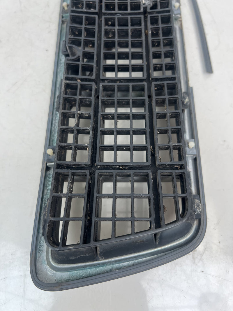1998-2000 Volvo S70 V70 XC Front Bumper Grille Trim Chrome Egg Crate OEM #6872EM