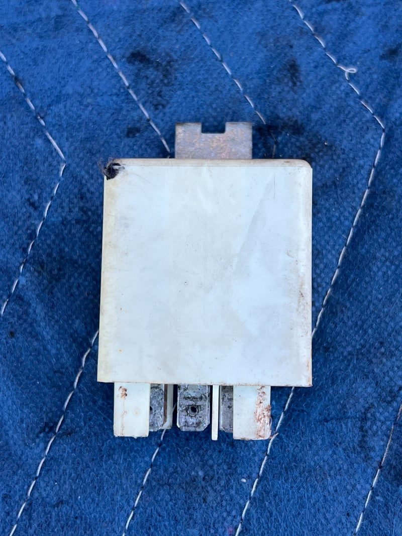 1986-1993 Volvo 240 244 245 Fuel Pump Relay 3523608 OEM #4168EM
