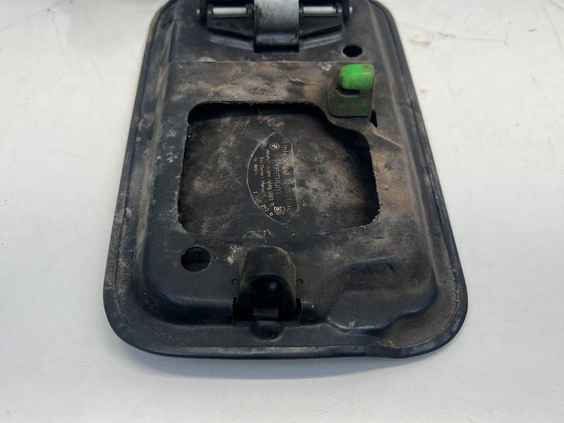 2006 BMW X5 E53 - Fuel Door