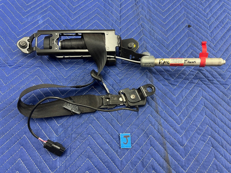 2005-2007 Volvo S60R V70R Passenger RH Front Seat Belt Retractor OEM #1142EM