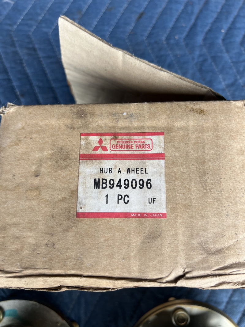Mitsubishi Hub Pair MB949096 OEM