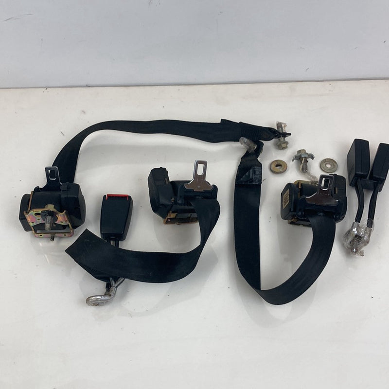 1992 Volvo 940 944 - Rear Seat Belt Buckle Set PN: 3518666