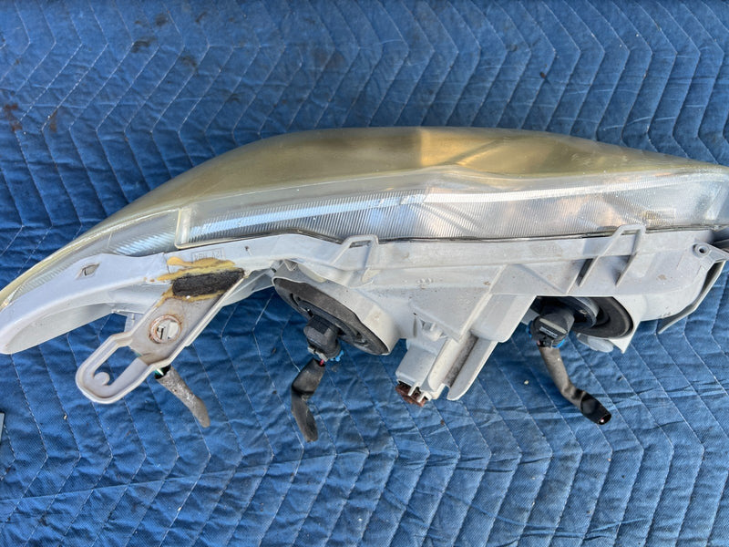 2003-2008 Toyota Corolla Driver Left LH Headlight Lamp Assembly OEM #3323EM