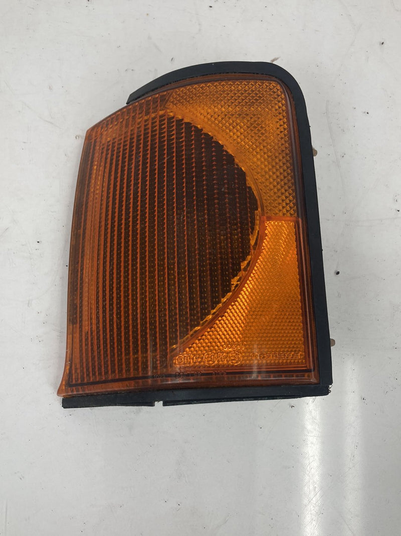 1999-2004 Land Rover Discovery II L550 Turn Signal Front Left Corner 54596269 OEM #5077M
