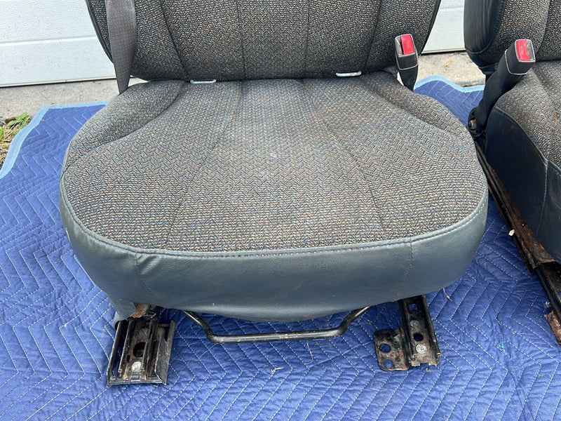 1995-1998 Chevrolet Silverado Tahoe GMC Seat Front Pair Gray Cloth OEM #5614EM