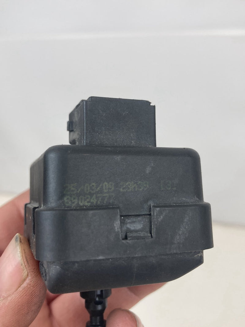 2007 Volvo S60 - Headlight Relay PN: 89901406 89024777