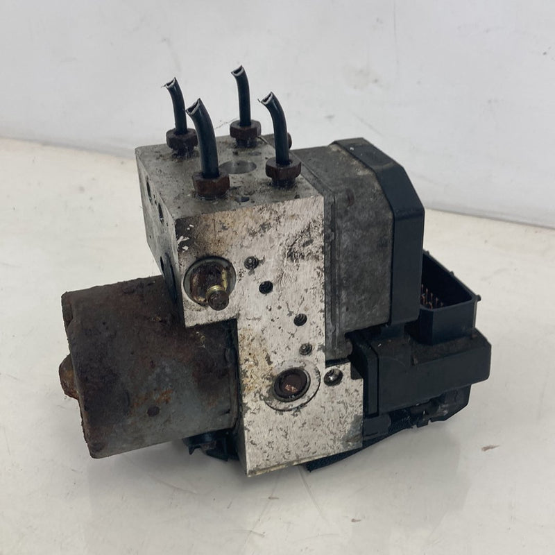 2002-2005 Lincoln Town Car Signature ABS Pump Bosch Module OEM #5139M