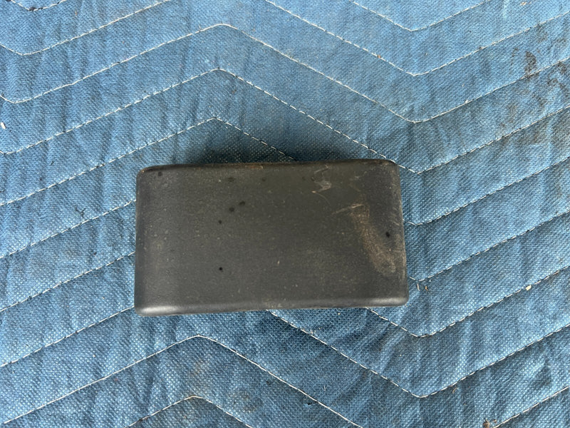 1999-2007 Chevy Silverado Interior Trim Side Cover Cap 15747307 OEM #1563CN