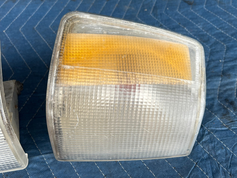 1992-1995 Volvo 940 740 Front Left & Right Turn Signal Light Pair OEM #3247EM
