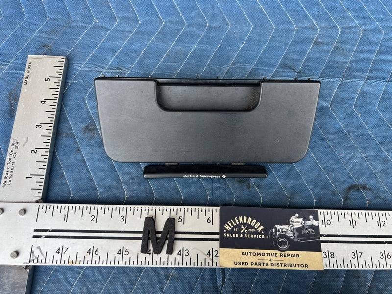1989-1995 Volvo 740 940 Center Dash Fuse Box Cover Storage 1258895 OEM #3760EM