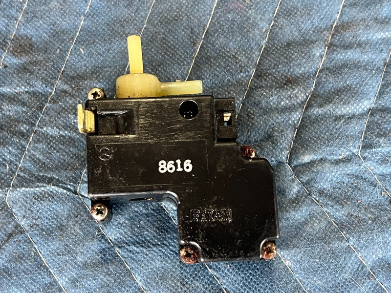 1986-1995 Mercedes 300D W124 EVAP Vacuum Purge Vapor Valve OEM #2734EM
