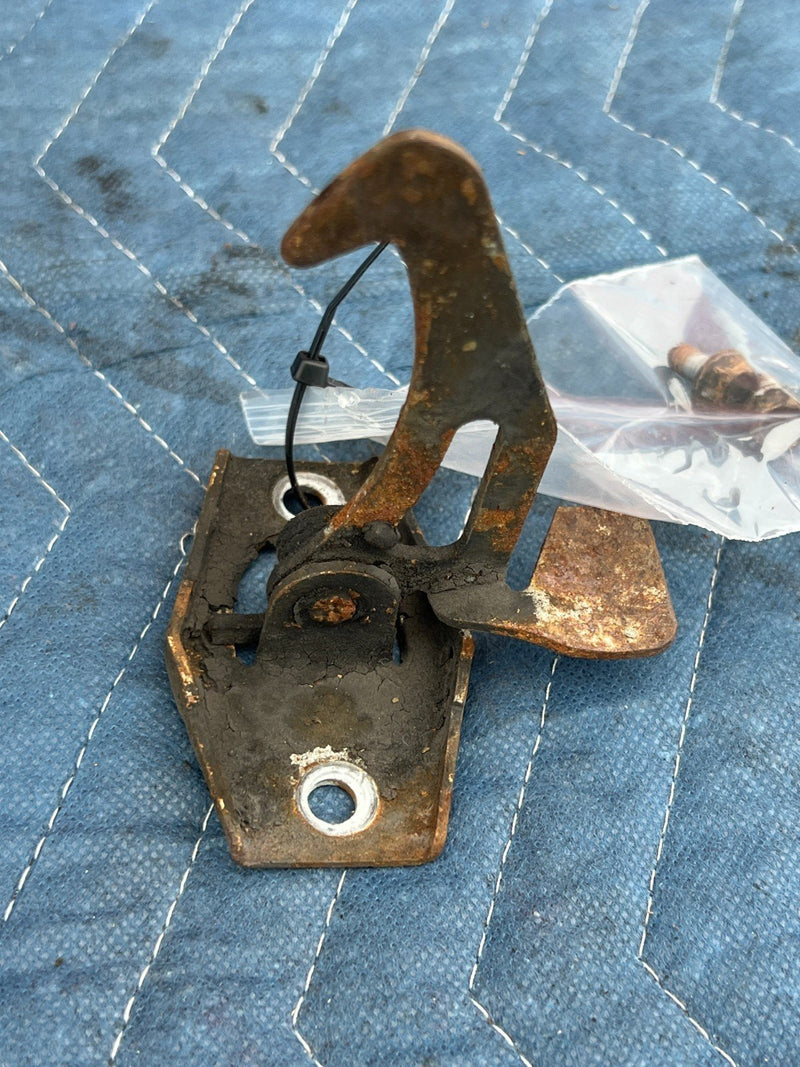 1992-1995 Volvo 940 740 Hood Latch Engine Bonnet Release Handle OEM #3285EM