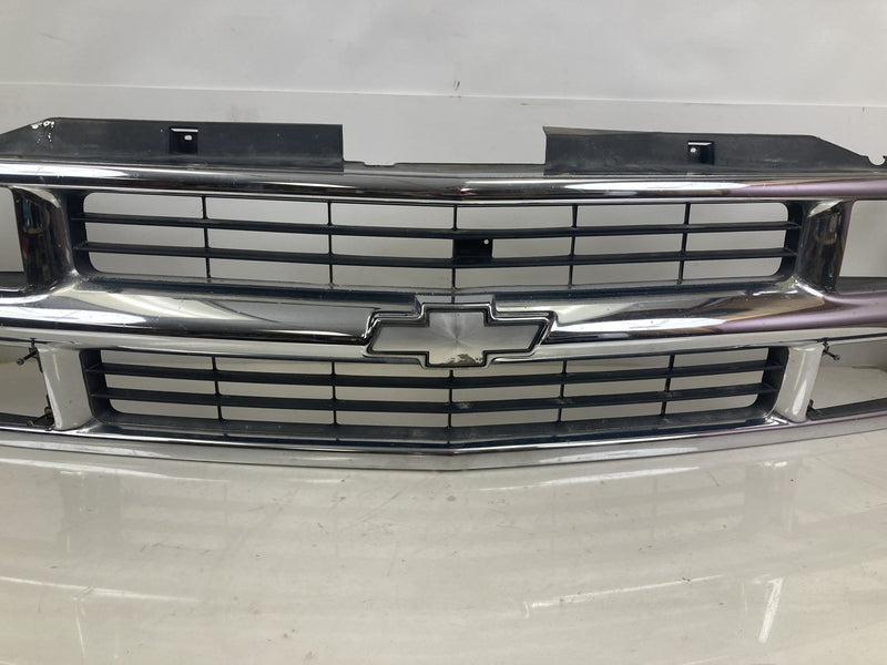 1995-1998 Chevrolet Silverado 2500 GMT400 Front Grille 15981091