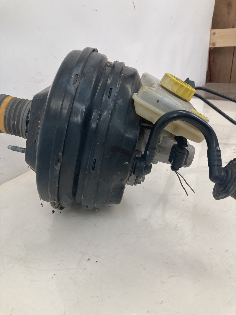 2001-2005 Volkswagen Passat Brake Booster Master Cylinder Assembly OEM #5522M