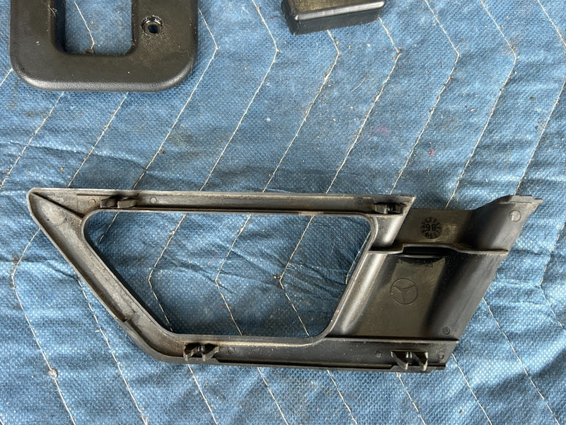 1986-1995 Mercedes 300D W124 Front Passenger Right Door Hardware Trim OE #2656EM