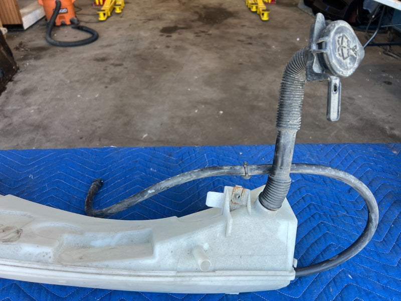 2011-2013 BMW X5 X5M E70 Windshield Wiper Fluid Reservoir Jug Tank OEM #2148EM