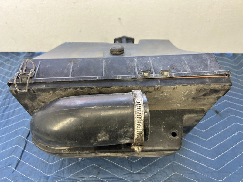 1992-1995 Volvo 940 740 Turbo Air Box Air Cleaner Assembly OEM #3179EM