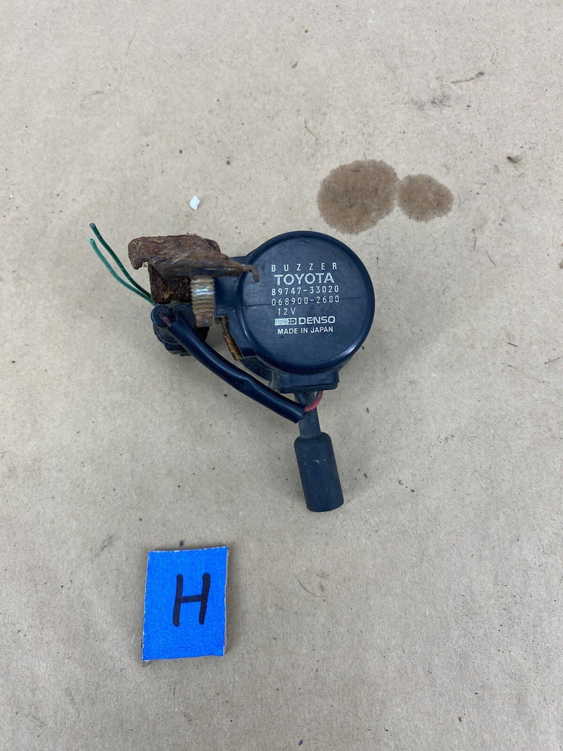1997-2001 Lexus ES300 Door Lock Buzzer Alarm 89747-33020 Denso OEM #2413E