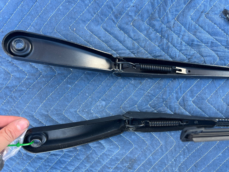 2011-2017 BMW X3 F25 Front Left & Right Windshield Wiper Arm Pair OEM #2392EM