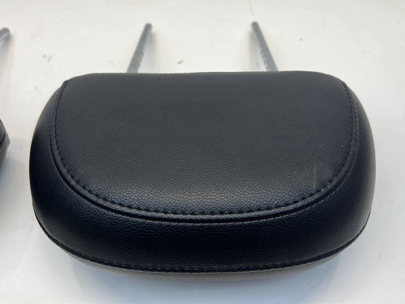 2012 Chevrolet Captiva Sport - Headrest