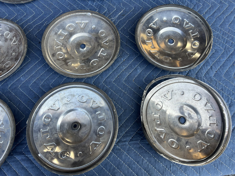 1973 Volvo 140 142 - Hub Cap