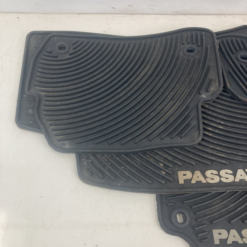 2001-2005 Volkswagen Passat Floor Mat Set Factory OEM #5564M