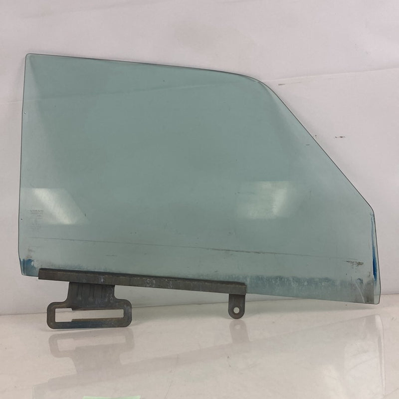 1975-1980 Volvo 244 Front Right RH Window Glass 77202001 OEM #4897M