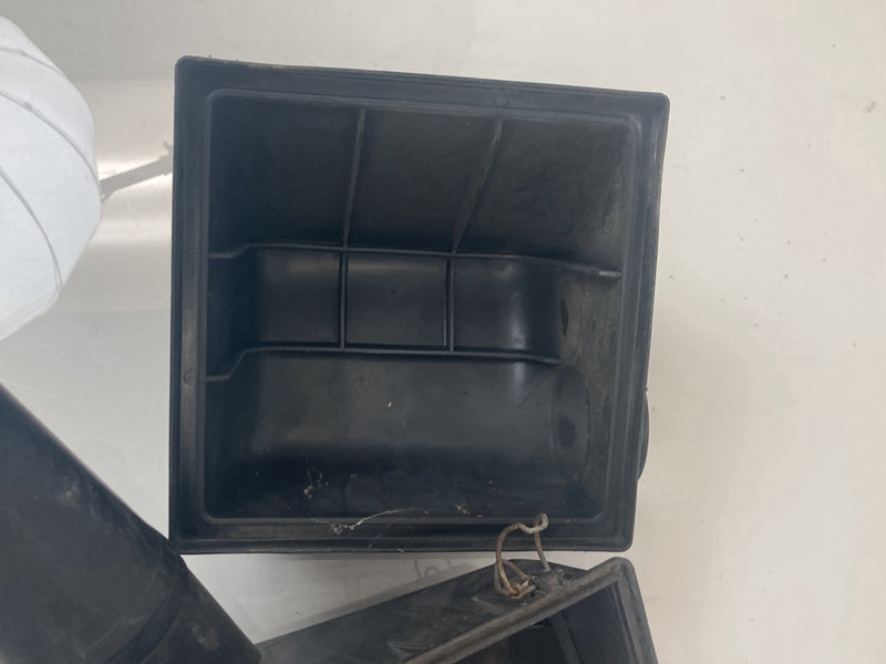 1975-1980 Volvo 244 Air Filter Box 1257306 1257304 OEM #4281M