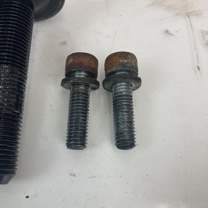 2001-2005 Volkswagen Passat Hardware CV Axle Bolts Manual OEM #5514M