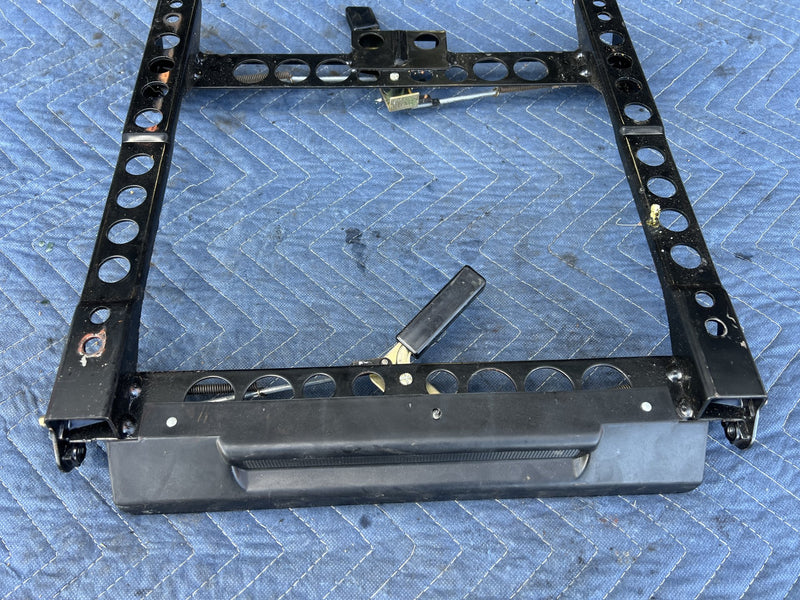 Volvo 240 - Seat Base