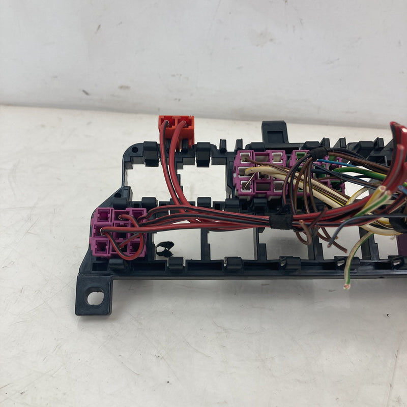 2001-2005 Volkswagen Passat Fuse Relay Box OEM #5533M