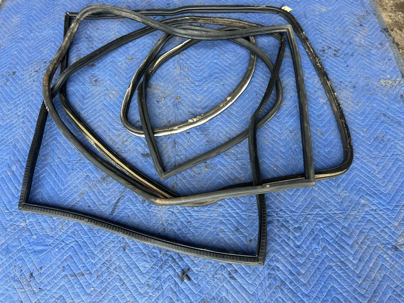 1992-1995 Volvo 940 740 Wagon Front Rear RH LH Door Weather Seal Set OEM #3295EM