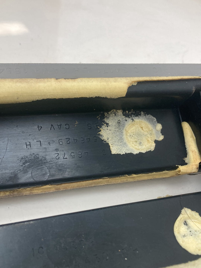 1996 Chevrolet Silverado GMT800 - Armrest PN: 15546430 15546429 15546430