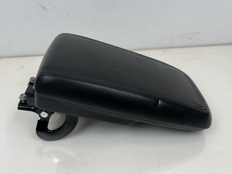 2012 Chevrolet Captiva Sport - Center Console