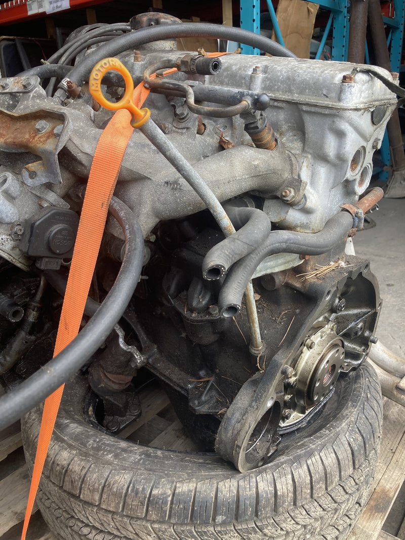 1981-1985 Volvo 240 245 4 Cyl B21F Engine Assembly 1000160 OEM