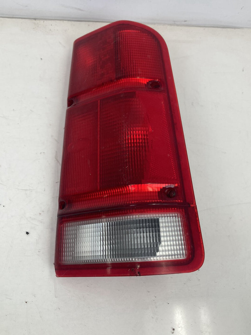 1999-2004 Land Rover Discovery II L550 Tail Light Right Assembly OEM #5073M