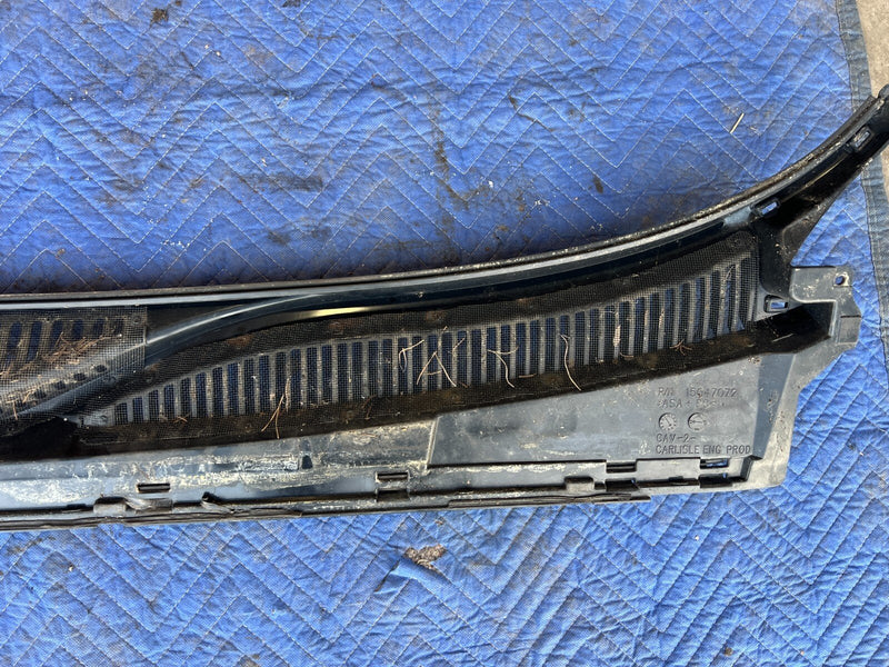 1999-2002 Chevy Silverado GM 1500 2500 Windshield Cowl Trim Guard OEM #1859CN